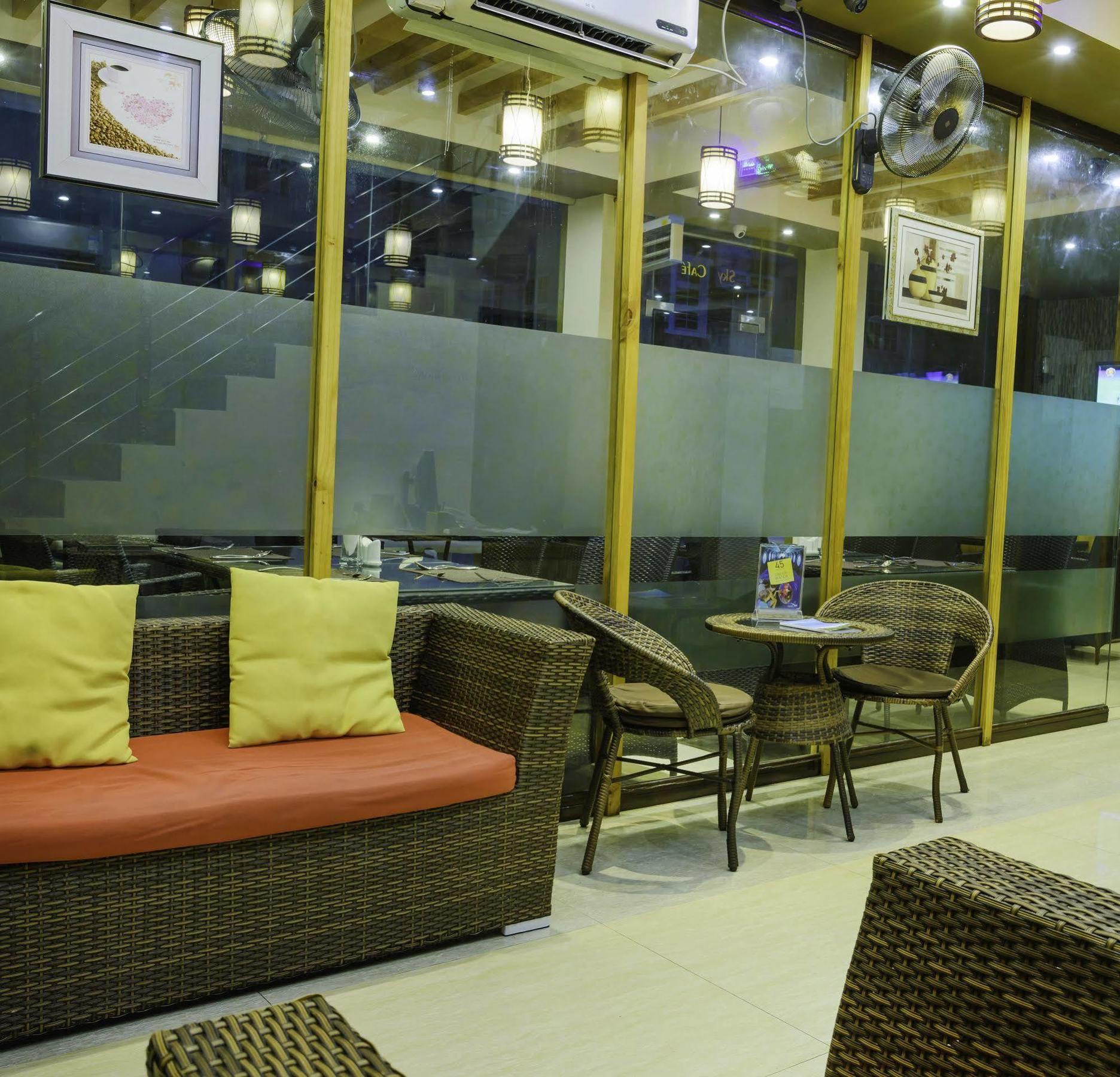 Clear Sky Inn Hulhumale Bagian luar foto