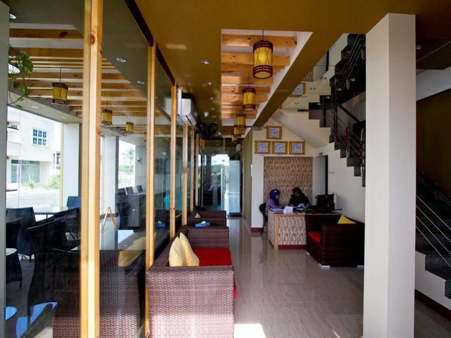 Clear Sky Inn Hulhumale Bagian luar foto